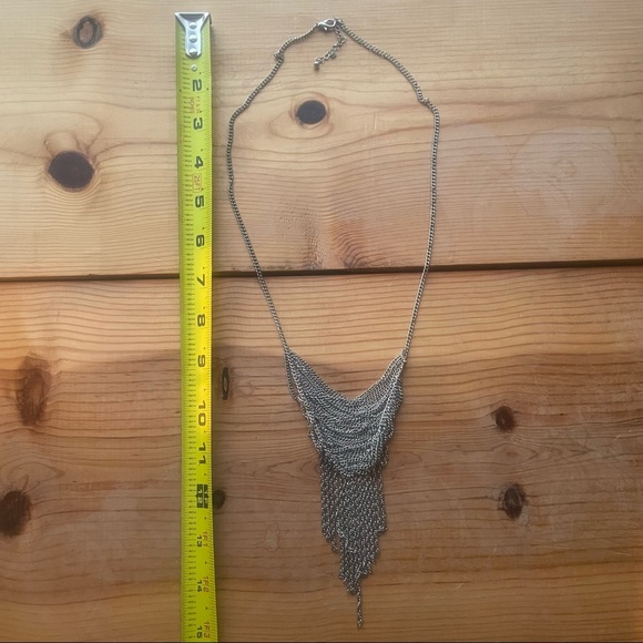 Fringe tassel chain necklace - Picture 3 of 4